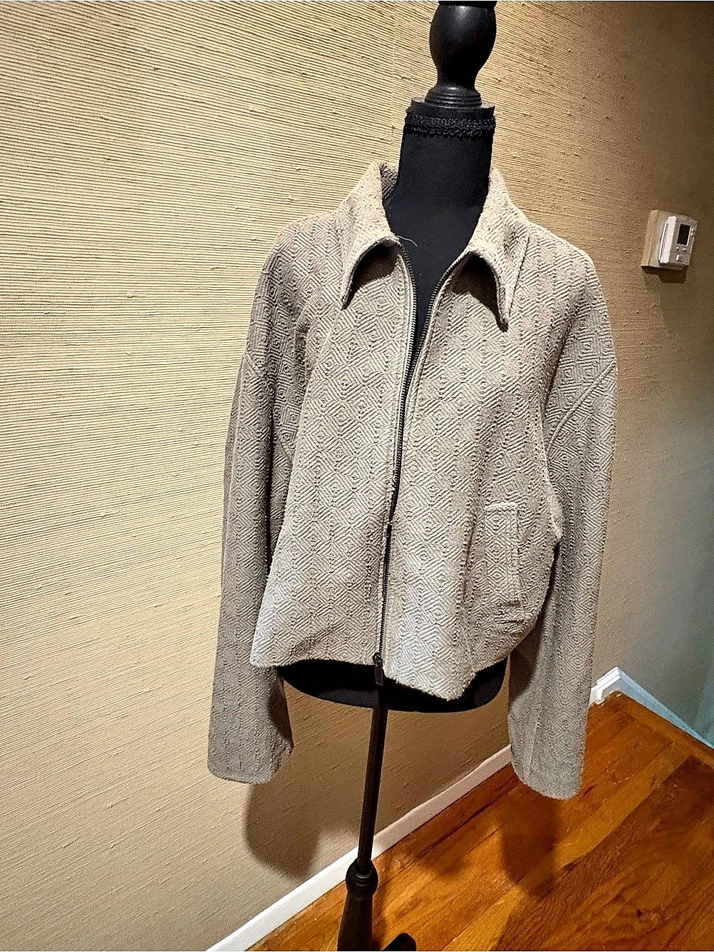 Amanda & Chelsea Geometric Zip Jacket in Greige Size XL
